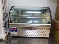  Tủ trưng bày bánh kem Đài Loan 90cm , mới 90%