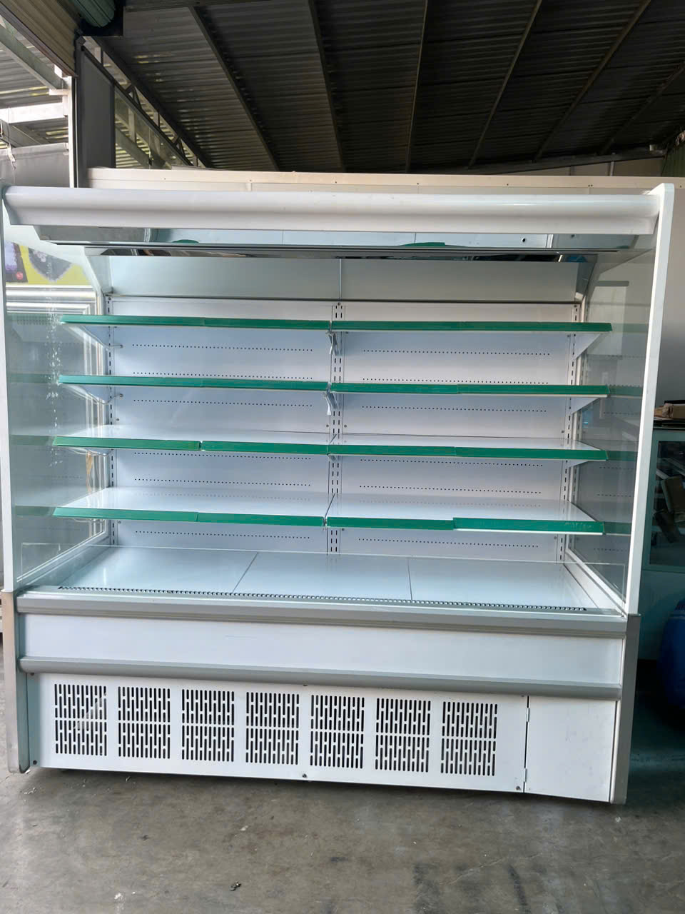 Tủ quầy siêu thị dài 2m ,5 tầng , mới 90%