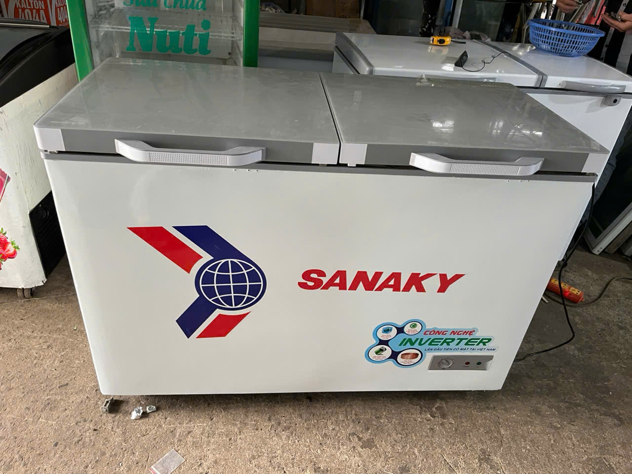 Tủ Đông -Mát Sanaky Inverter 260 lít VH-3699W4K