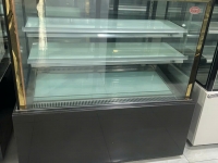 Tủ bánh kem vuông 3 tầng dài 1,2m, mới 88%