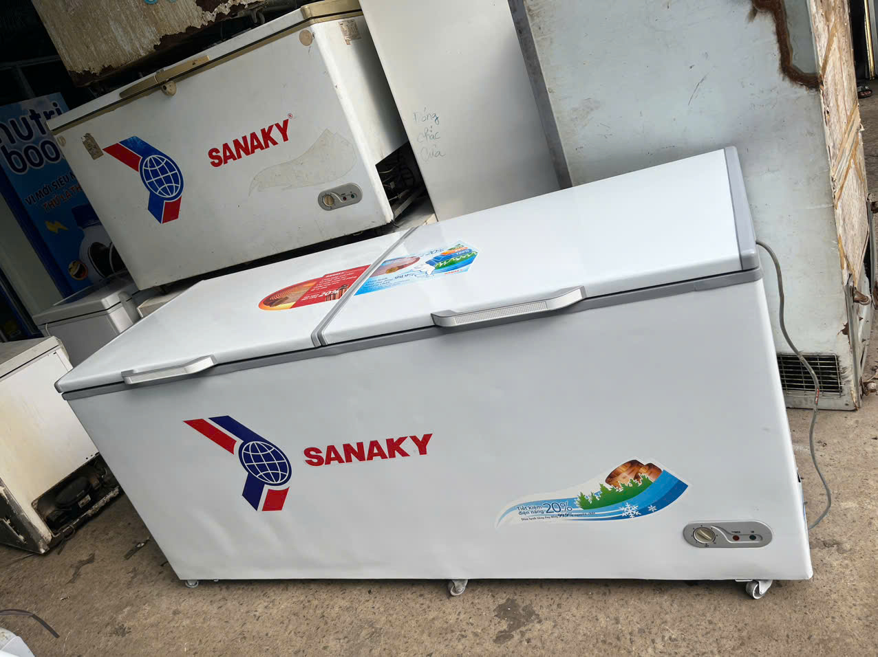 Tủ đông Sanaky VH 8699HY/ 860 Lít, mới 88%