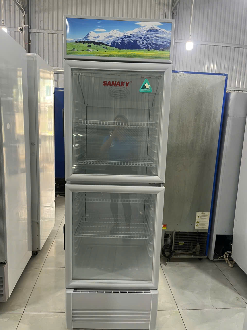  Tủ mát Inverter Sanaky VH-408W3L 400 lít, mới 88%