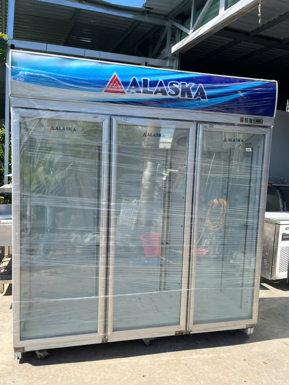 Tủ mát 3 cánh Alaska SL-16C3, 1600 Lít Dàn Đồng
